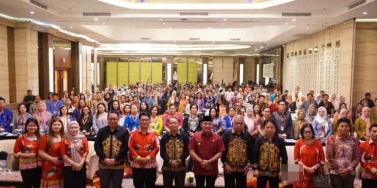 Wakil Bupati Murung Raya Rahmanto Muhidin membuka kegiatan Bimtek Operator Dapodik Sekolah yang diikuti 300 peserta dari berbagai jenjang pendidikan di Puruk Cahu.