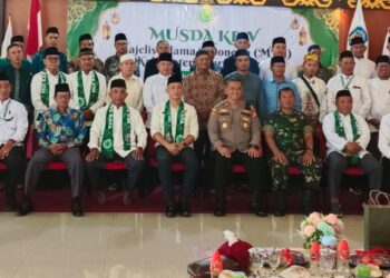 Asisten II Setda Murung Raya, K. Zen Wahyu Priyatna, mewakili Bupati membuka Musda ke-V MUI Kabupaten Murung Raya di Aula Cahai Ondhui Tingang, Sabtu (11/10/2025).