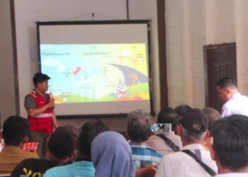 Kegiatan sosialisasi ketenagalistrikan di Aula Kecamatan Permata Intan, Rabu (15/10/2025).