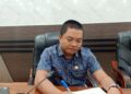 Wakil Ketua II DPRD Kapuas, Berinto, mengapresiasi panen raya padi Rutan Kelas IIB Kuala Kapuas. Panen ini dinilai berhasil wujudkan pembinaan kemandirian sekaligus dukung ketahanan pangan, melibatkan langsung warga binaan dalam pengelolaan lahan pertanian.
