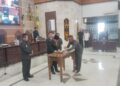 Ketua DPRD Kapuas, Ardiansah, bersama Bupati Kapuas, HM Wiyatno, menandatangani Nota Kesepakatan KUA-PPAS Perubahan Tahun Anggaran 2025 pada Rapat Paripurna ke-13 DPRD Kapuas, Selasa (1/7/2025).