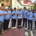 Ketua DPRD Kabupaten Kapuas, Ardiansah (tengah), bersama peserta lainnya saat mengikuti Jalan Sehat memperingati Hari Koperasi Nasional (Harkopnas) ke-78 di Halaman Kantor Gubernur Kalimantan Tengah, Jumat (11/7/2025) pagi.