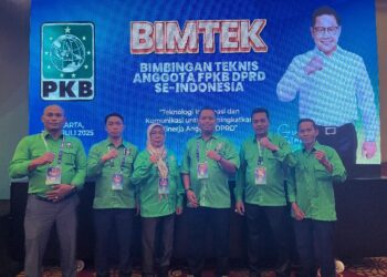 Ketua DPC PKB Kapuas, Tommy Saputra (tengah), bersama jajaran Fraksi PKB DPRD Kapuas saat mengikuti Bimbingan Teknis Nasional FPKB se-Indonesia di Redtop Convention Center, Jakarta, Rabu (23/7/2025).