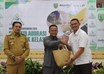 Ketua DPRD Kabupaten Barito Timur, Nursulistio, menghadiri pembukaan pelatihan dan peningkatan kapasitas Adaro Spektrapreneur 2025 yang digelar di Aula GPU Mantawara, Senin (22/9/2025).