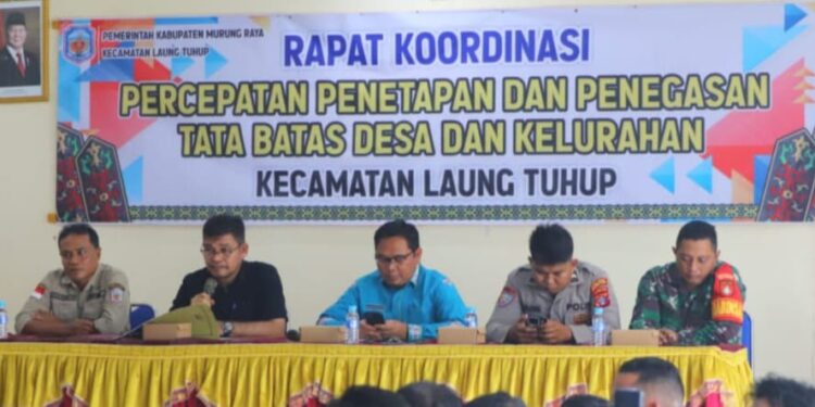 Rakor Percepatan Penetapan dan Penegasan Tata Batas Desa dan Kelurahan Laung Tuhup di aula Kantor Kecamatan Laung Tuhup, Kamis (13/11/2025).