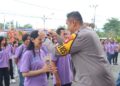 Kapolres Kotawaringin Barat AKBP Theodorus Priyo Santosa, S.I.K., melepas secara resmi Kontingen Pesparani Katolik Kabupaten Kobar di depan Gereja Katolik Sidorejo, Jumat (20/11/2025).
