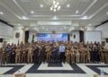 Jajaran Kejari Barito Timur, berpose bersama peserta aparatur desa disela workshop, Selasa (24/11/2025). (FOTO: INTEL KEJARI BARITO TIMUR)