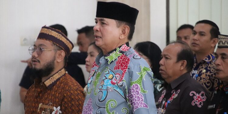 Bupati Barito Timur M. Yamin dan Wabup Adi Mula Nakalelu, dalam Rapat Konsultasi PKK 2025 di Aula Rujab, Kamis (20/11/2025).