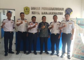 Ketua Komisi I DPRD Murung Raya, Rejikinoor, saat melakukan kunjungan kerja ke Dinas Perhubungan Kota Banjarmasin, Rabu (30/7/2025).
