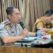 Kapolres Barito Timur AKBP Eddy Santoso, S.I.K., M.H., saat memimpin Rapat Koordinasi Lintas Sektoral Operasi Lilin Telabang Tahun Anggaran 2025 di D’Lounge Polres Barito Timur, Selasa (16/12/2025).