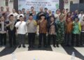 Bupati Bartim M.Yamin, beserta jajaran Forkopimda, instansi vertikal, dan kepala perangkat daerah hingga camat berpose bersama dalam pergantian tahun, Rabu (31/12/2025) malam.