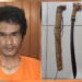 Pelaku J (34) dan barang bukti parang yang telah diamankan polisi. (ist)