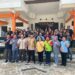Bupati Bartim M.Yamin (berpeci) berpose bersama jajaran ASN usai meninjau kantor perangkat daerah, Jumat (2/1/2026).