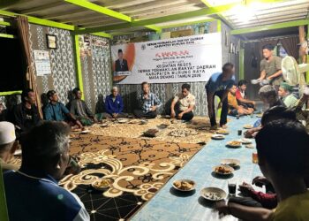 Anggota DPRD Kabupaten Murung Raya H. Barlin, saat reses bertatap muka dengan masyarakat di wilayah Dapil II, baru - baru tadi.