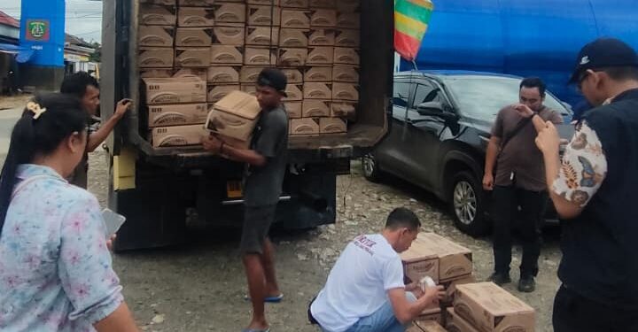 Pendistribusian MinyakKita dari Bulog dan Kerjasama Disdagkop UKM Bartim di Pasar Temangung Djaya Karti, Sabtu (7/2/2026) lalu.