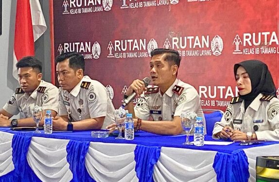 Karutan Tamiang Layang Agung Novarianto, memberikan arahan saat penguatan tusi jajaran, Selasa (10/2/2026). (Ist Humas)