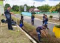 Pegawai Rutan Tamiang Layang Bersihkan Masjid Jabal Nur Sambut Ramadan 1447 H