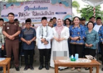 Wakil Ketua I DPRD Murung Raya, Dina Maulidah, menghadiri pembukaan Pasar Ramadan 1447 Hijriyah, Kamis (19/2/2026).