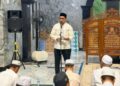 Bupati Barito Utara, H. Shalahuddin, ketika memberikan pesan keagamaan disela kegiatan Salat berjamaah di Masjid Jami Abdurrahim Muara Teweh, Sabtu (21/2/2026).