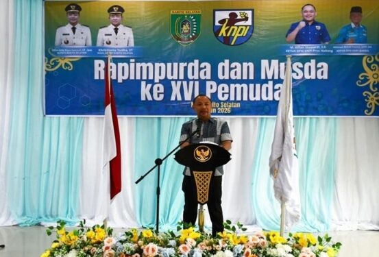 Bupati Barito Selatan, H. Eddy Raya Samsuri, saat menyampaikan arahan dan membuka kegiatan. (Ist Diskominfo)