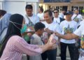 Semarak Ramadan di Tamiang Layang: Komunitas MTB Jago Bartim Turut Bagikan Paket Takjil untuk Pengguna Jalan
