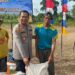 Kapolres Bartim AKBP Eddy Santoso, bersama petani sebelum menebar benih jagung, dalam Penanaman Jagung Kuartal I Tahun 2026, Sabtu (7/3/2026).