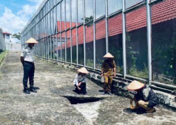 Peninjauan kondisi fisik bangunan yang dilakukakan Dinas PUPR Perkim di Rutan Kelas IIB Tamiang Layang, Senin (9/3/2026).