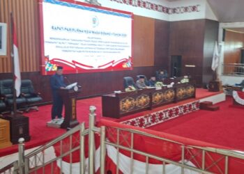 Juru bicara Fraksi PAN, Liangsoi, saat membacakan tanggapan terhadap pandangan Pemerintah Daerah atas Raperda Inisiatif, Selasa (10/3/2026).