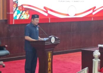 Juru bicara Fraksi PKB, Mahyono, saat membacakan tanggapan fraksi.