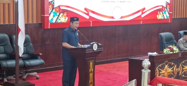 Juru bicara Fraksi PKB, Mahyono, saat membacakan tanggapan fraksi.