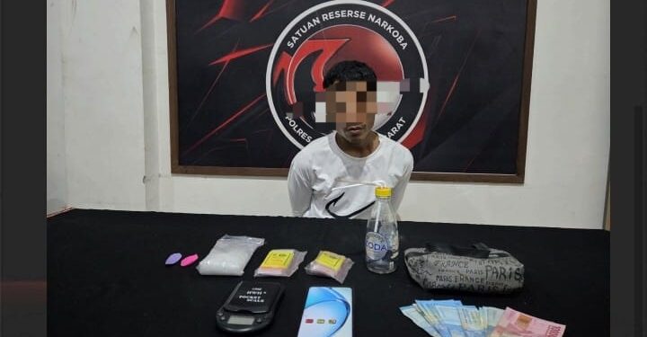 Tersangka PS (35) yang diamankan.