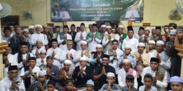 Bupati Barito Utara Shalahuddin dan Wabup Felix Sonadie Y. Tingan, dalam gelaran Safari Ramadan terkahir di Masjid Babussalam, Jumat (13/3/2026).