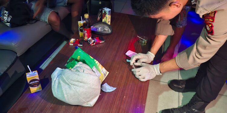 Tes urine yang dilaksanakan Patroli skala besar di Barito Timur, Sabtu (14/3/1026) malam.