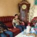 Bupati Barito Utara Shalahuddin dan Wabup Felix Sonadie Y. Tingan, silahturahmi ke rumah H Gogo yang juga dikenal sebagai tokoh setempat, Minggu (22/3/2026).