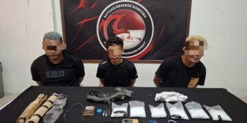 Pelaku SA (45), RW (28), dan RP (26), yang diamankan jajaran Satresnarkoba Polres Kotawaringin Barat.