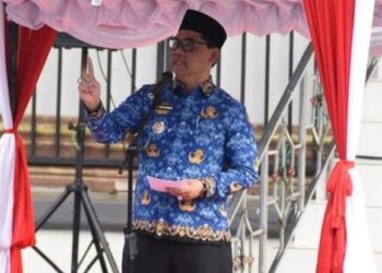 Bupati Barito Utara, Shalahuddin, memberikan arahan dalam Apel Gabungan usai cuti libur Hari Raya Idulfitri 1447 H, Rabu (25/3/2026).