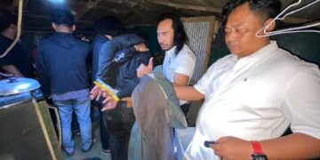 Tim gabungan yang mengamankan WP(22).