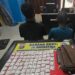 Tersangka MF alias O (36) dan SD alias A (28), beserta ratusan butir obat tanpa merek didugan narkotika yang diamankan polisi.