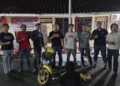 Tim Resmob Satreskrim Polres Kapuas yang berhasil mengamankan pelaku A alias Intai (28) beserta motor curian. (Ist)