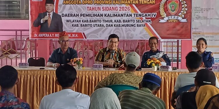 Anggota DPRD Kalteng Dapil IV, Ampera AY Mebas, berdialog dengan masyarakat dalam Reses Perorangan Tahun Sidang 2026, Selasa (7/6/2026).