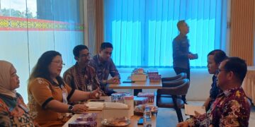 Sekda Bartim, Misnohartaku, berdialog dengan jajaran Kanwil HAM Kalteng.