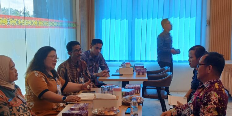 Sekda Bartim, Misnohartaku, berdialog dengan jajaran Kanwil HAM Kalteng.