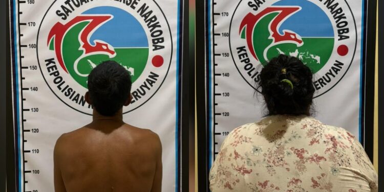 B alias AB (42) dan A alias D (47).