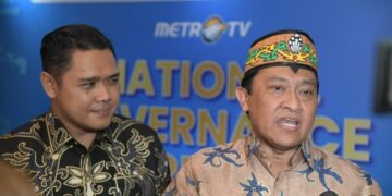 Wagub Kalteng, Edy Pratowo, didampingi Plt Kepala Disdik Kalteng, Muhammad Reza Prabowo, ketika diwawancai media, usai menerima penghargaan kategori pendidikan dalam ajang National Governance Awards 2026, Jumat (24/4/2026). (Ist)