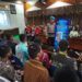 Kasi Propam Polres Bartim, IPTU Tri Setyarto, memberikan pemahaman rekrutmen Polri kepada calon siswa, Selasa (31/3/2026).