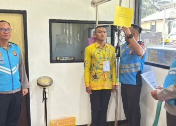 Peserta casis mengikuti pengukuran tinggi badan yang dilaksanakan oleh tim pengawasan Panda Kalteng di Mapolres Bartim, Rabu (1/4/2026).
