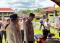 Wakapolda Kalteng Brigjen Pol Yosi Muhamartha, didampingi Kapolres Bartim AKBP Eddy Santoso, mencek sarpras penanggulangan bencana, Senin (13/4/2026).