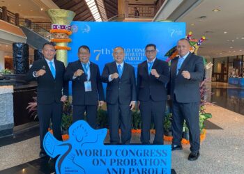 Kakanwil Ditjenpas Kalteng, I Putu Murdiana (dua dari kanan) menhadiri WCCP ke-7 di Bali.