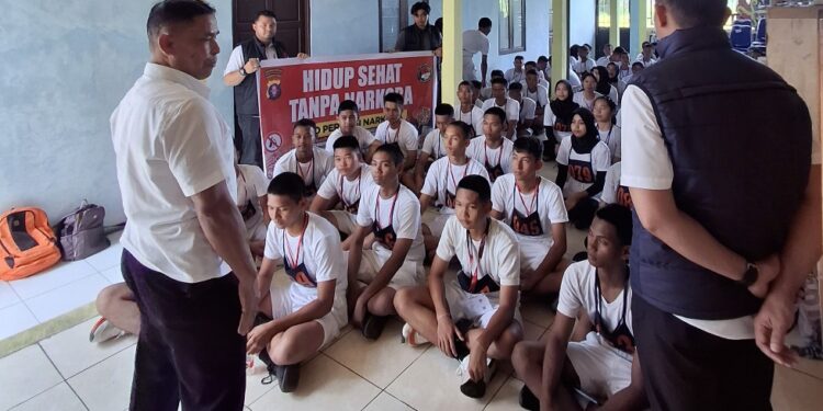 Sosialisasi Satresnarkoba Polres Kapuas kepada calon paskibraka yang mengikuti seleksi, Rabu (15/4/2026).