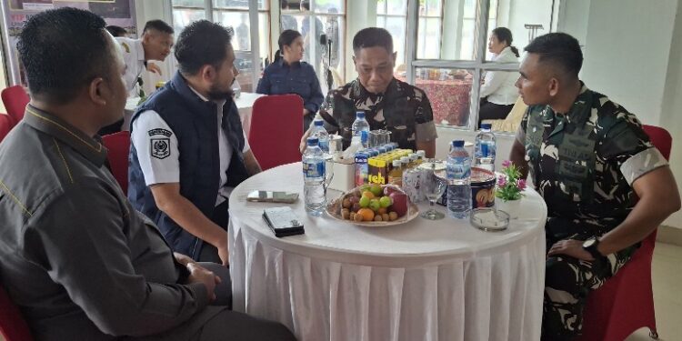 Ketua DPRD Bartim, Nursulistio (paling kanan), menghadiri pertemuan dengan Irdam Tambun Bungai, Rabu (22/4/2026).